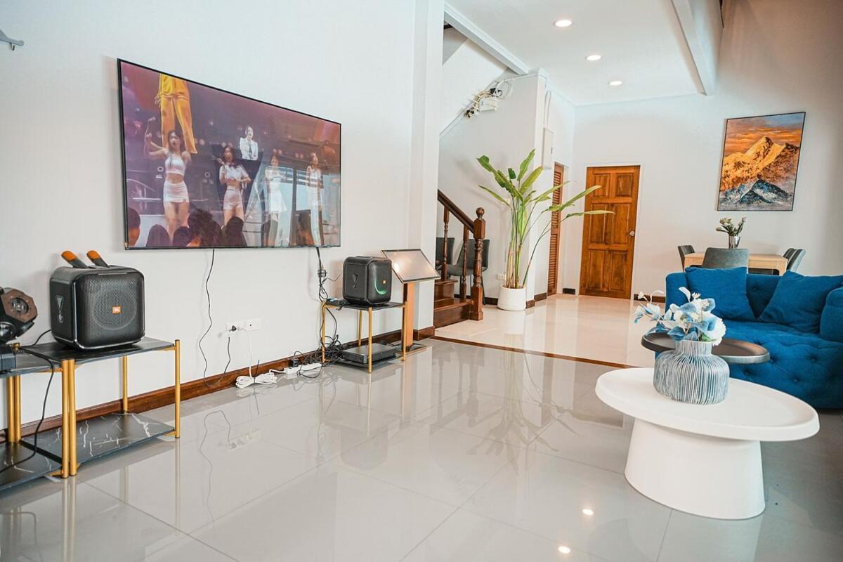 Villa 906 Center Single Pool Bts Asok 5 Bedrooms 6 Bathrooms