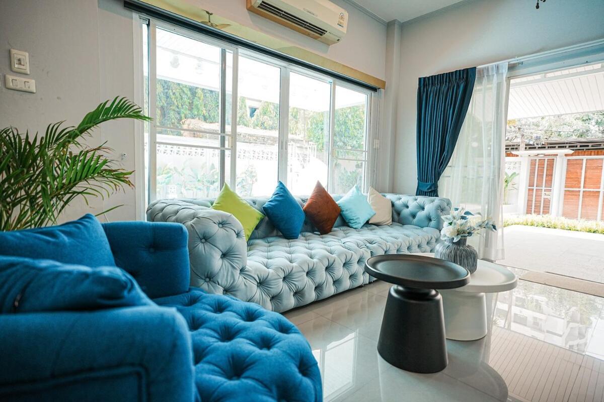 906 Center Single Pool Bts Asok 5 Bedrooms 6 Bathrooms Villa *