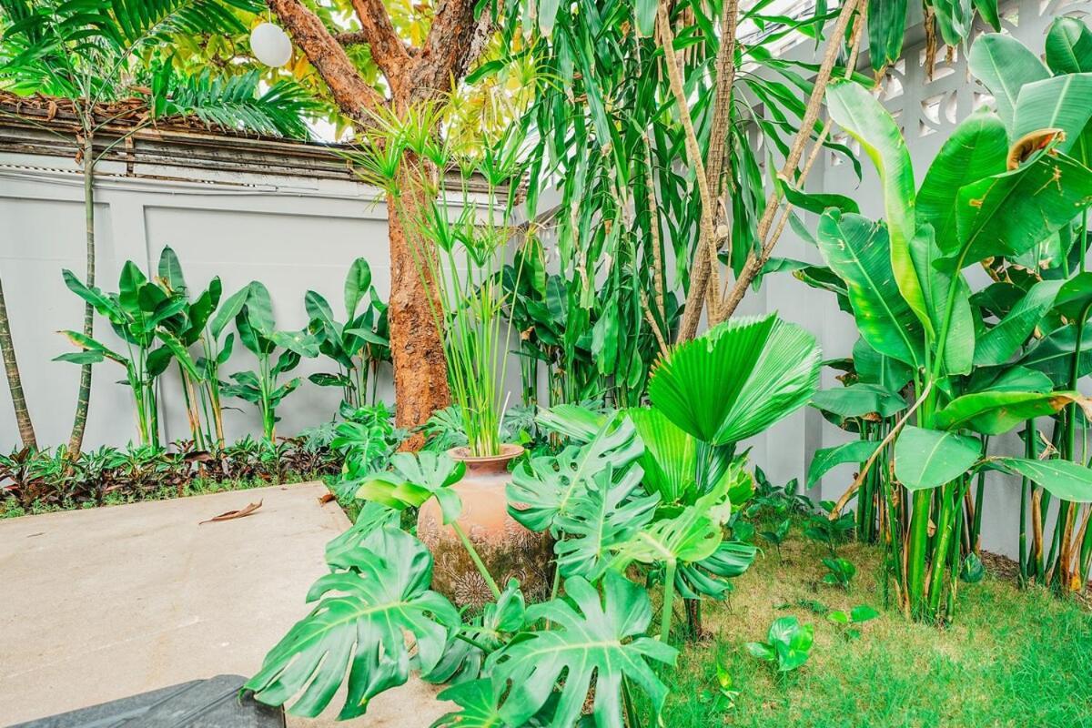 906 Center Single Pool Bts Asok 5 Bedrooms 6 Bathrooms Bangkok