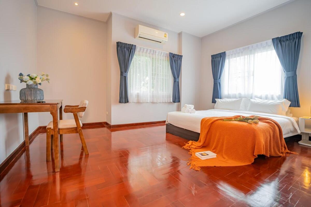 906 Center Single Pool Bts Asok 5 Bedrooms 6 Bathrooms Bangkok