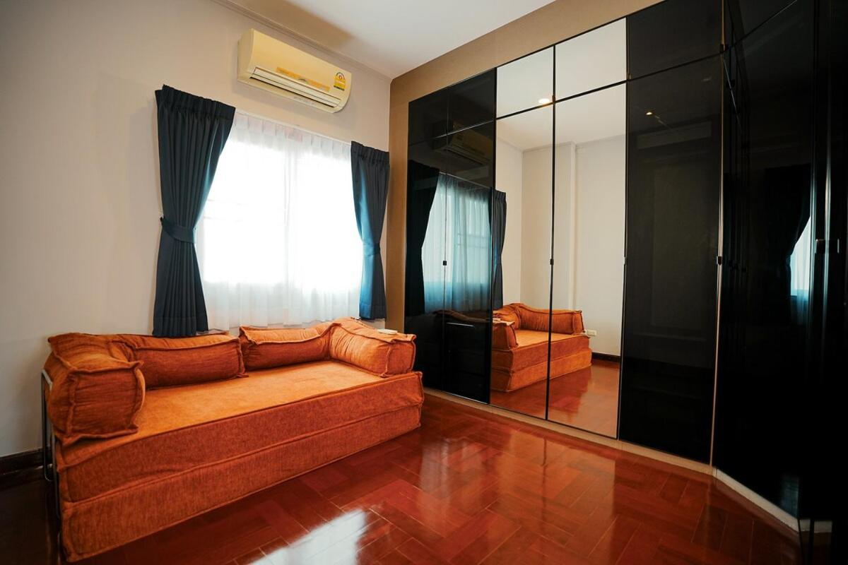 906 Center Single Pool Bts Asok 5 Bedrooms 6 Bathrooms Bangkok