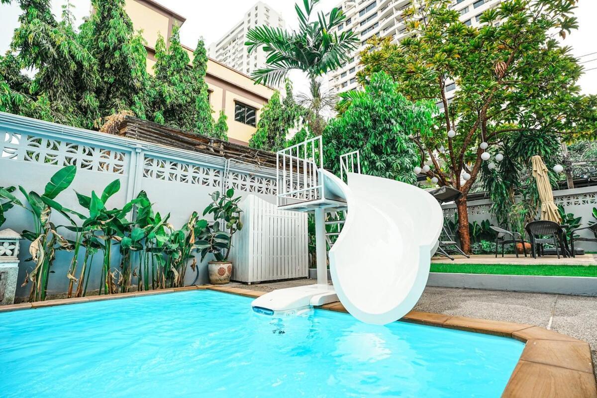 906 Center Single Pool Bts Asok 5 Bedrooms 6 Bathrooms * Bangkok