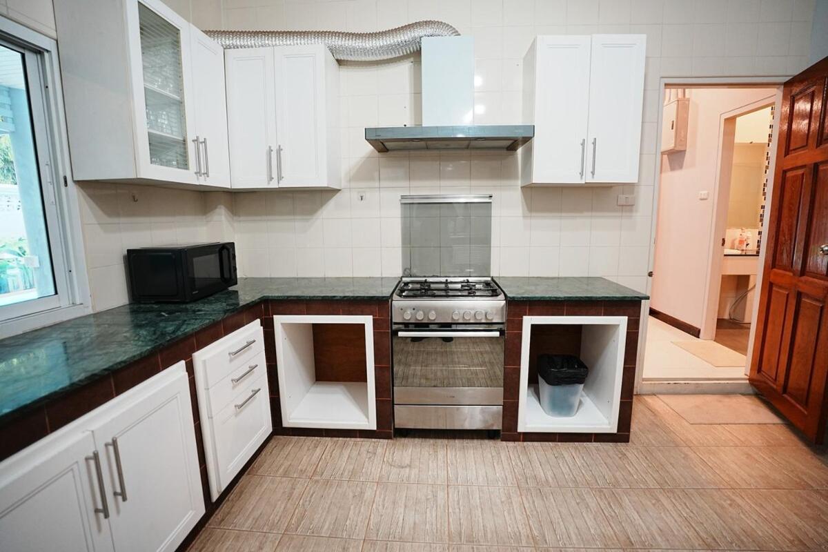906 Center Single Pool Bts Asok 5 Bedrooms 6 Bathrooms Bangkok