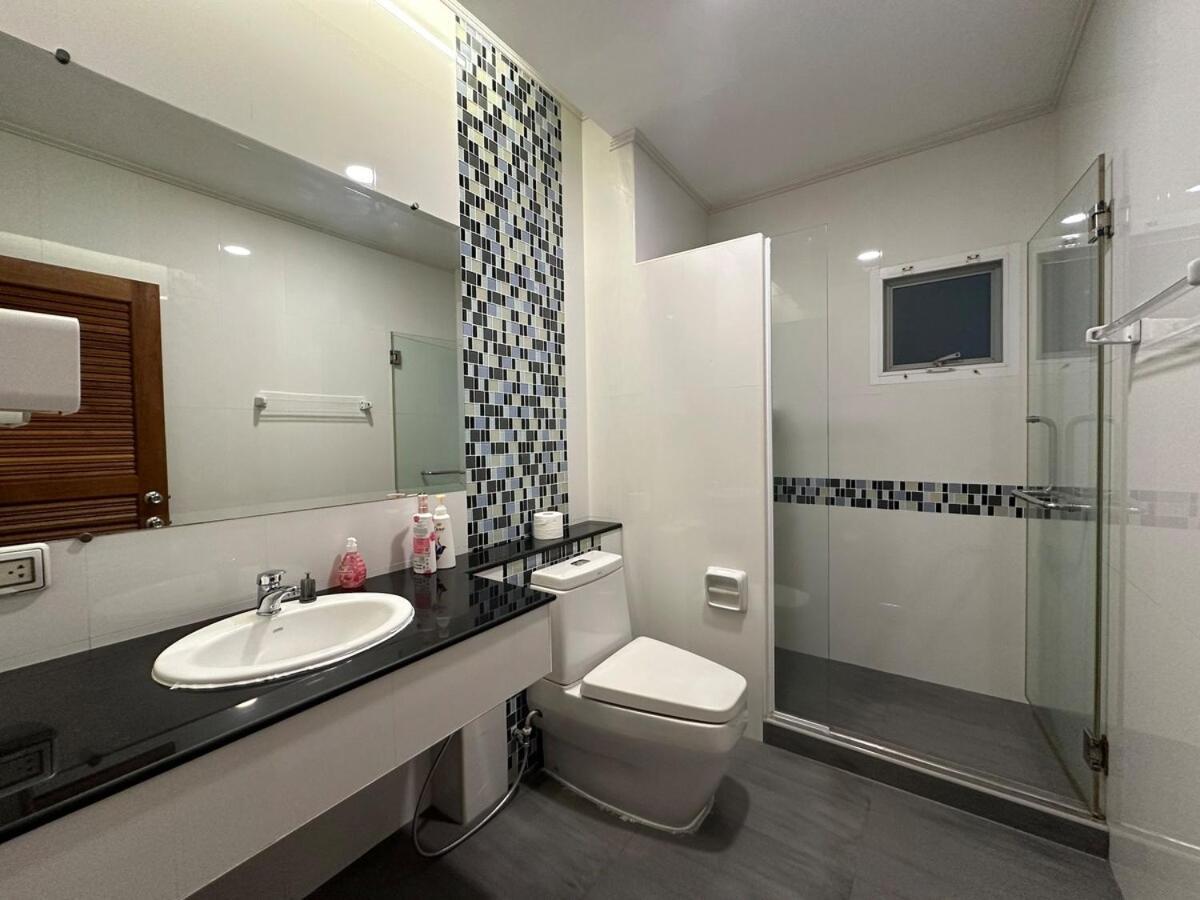 906 Center Single Pool Bts Asok 5 Bedrooms 6 Bathrooms Bangkok
