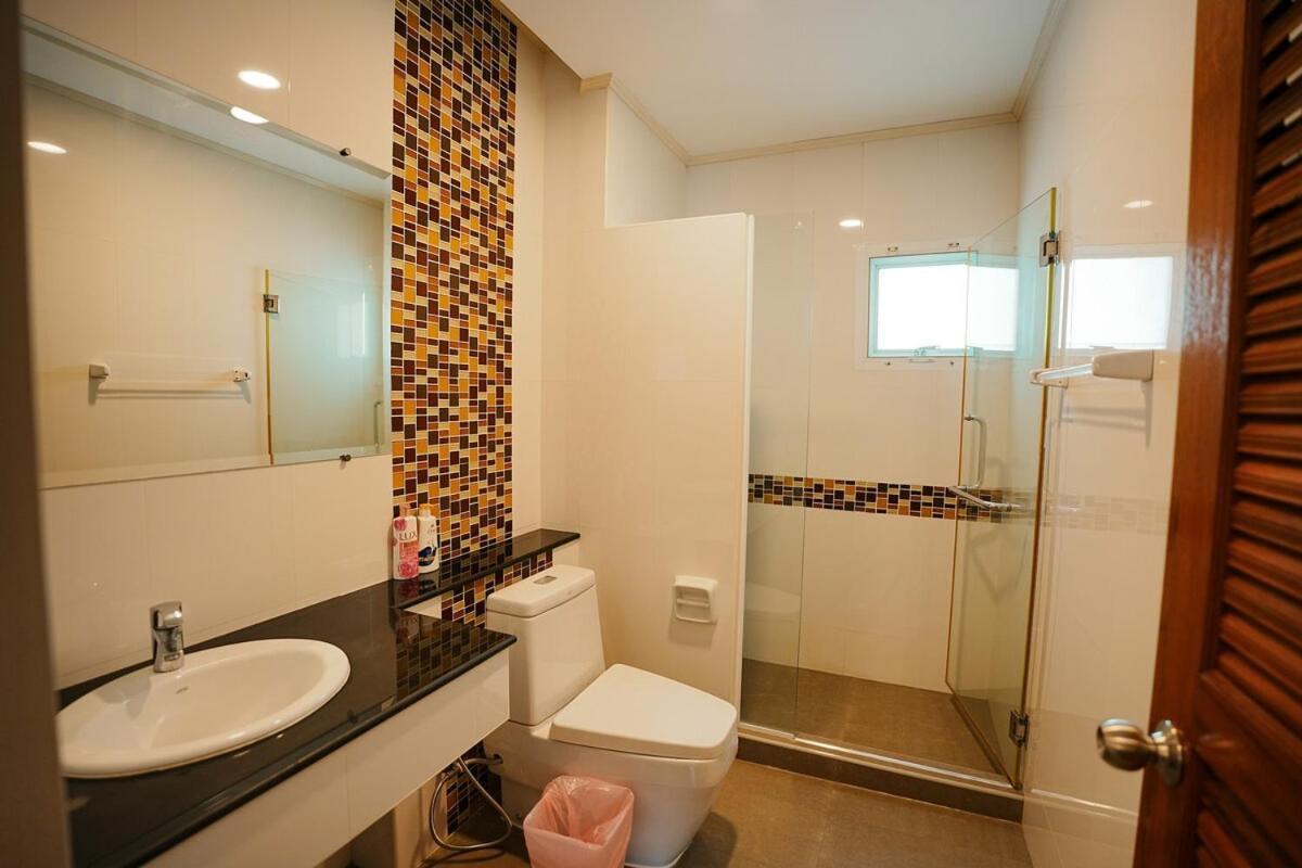 906 Center Single Pool Bts Asok 5 Bedrooms 6 Bathrooms *