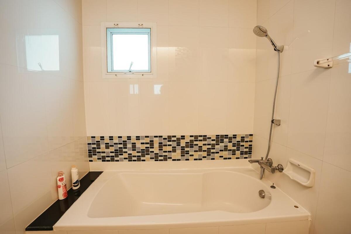 906 Center Single Pool Bts Asok 5 Bedrooms 6 Bathrooms *